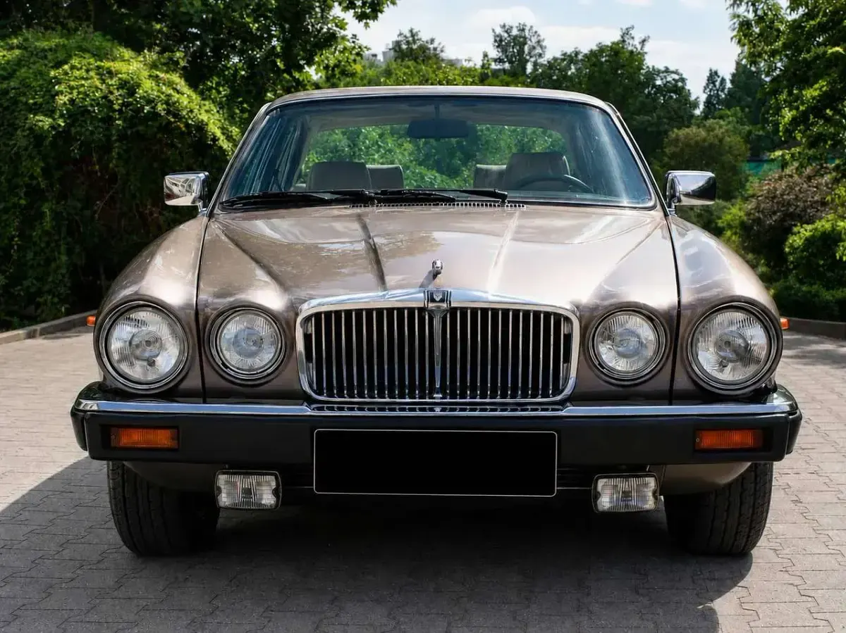 Gebraucht Jaguar XJ12 260 PS (191 kW) 1984 Braun Limousine