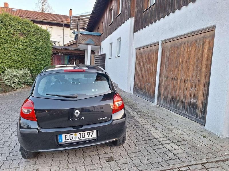 Gebraucht Renault Clio II Dynamique 101 PS (74 kW) 2007 Kleinwagen