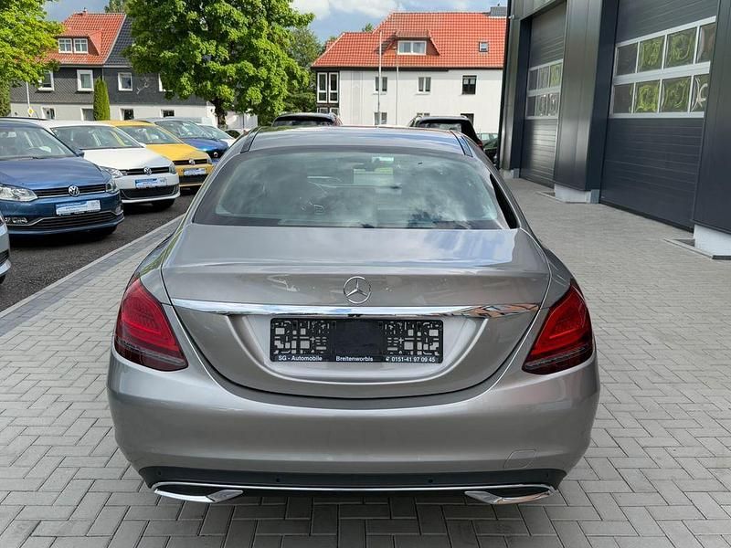 Gebraucht Mercedes C180 Avantgarde 156 PS (114 kW) 2021 Silber Limousine