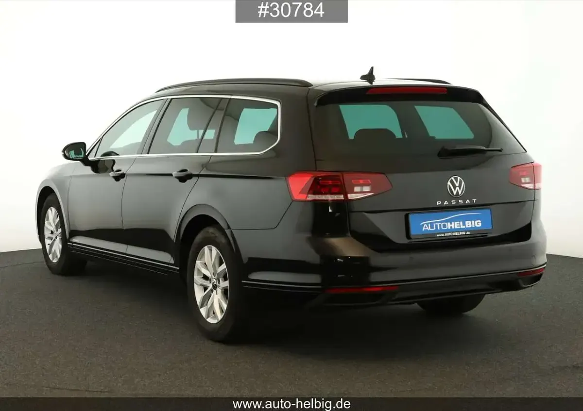 Gebraucht VW Passat Business 150 PS (110 kW) 2022 Schwarz Kombi