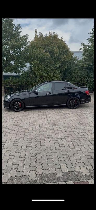 Gebraucht Mercedes C350 AMG 306 PS (225 kW) 2011 Schwarz Limousine