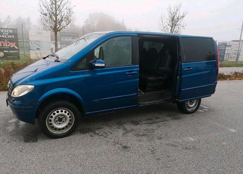 Blau Gebraucht 2007 Mercedes Viano Van / Kleinbus | 6.500 € (Superpreis) - Bild 1/4