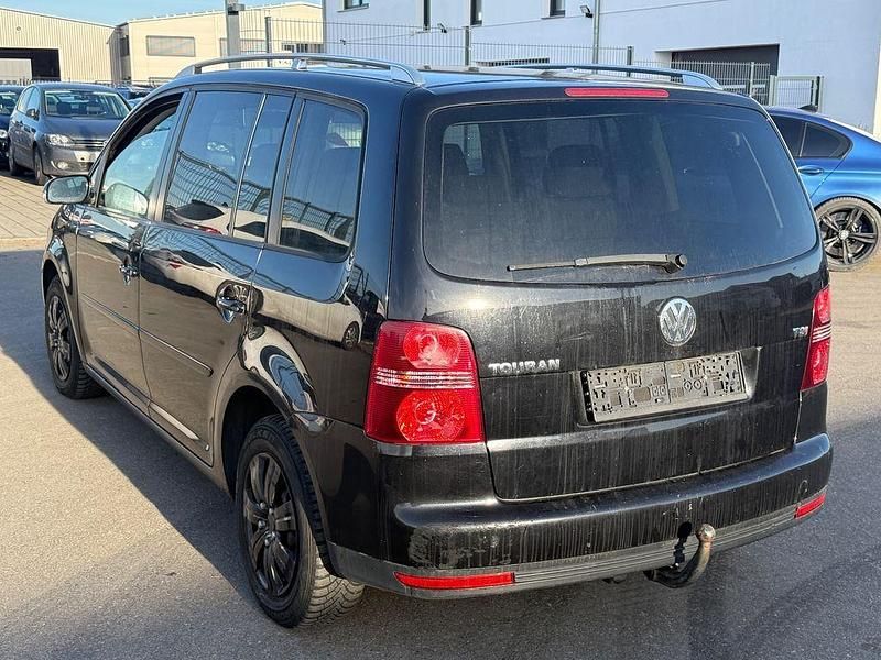 Gebraucht VW Touran Trendline 140 PS (102 kW) 2008 Schwarz Van / Kleinbus