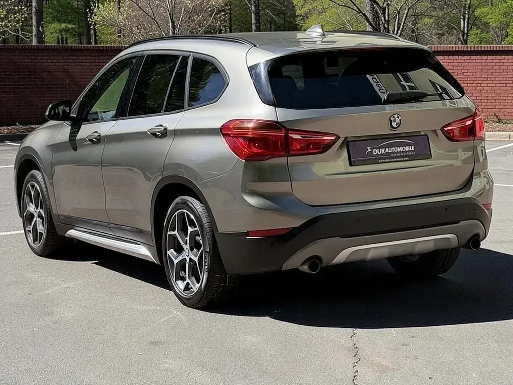 Gebraucht BMW X1 xLine 192 PS (141 kW) 2016 Silber SUV