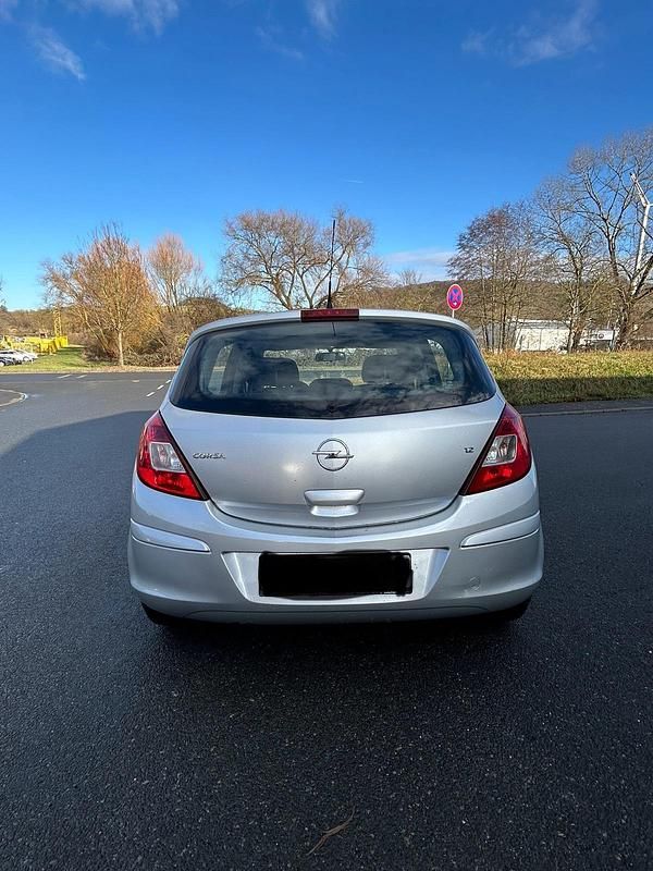 Gebraucht Opel Corsa 80 PS (58 kW) 2008 Silber Coupé