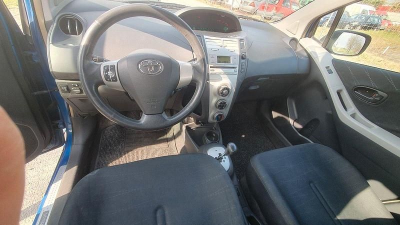 Gebraucht Toyota Yaris Sol 87 PS (63 kW) 2006 Blau Kleinwagen