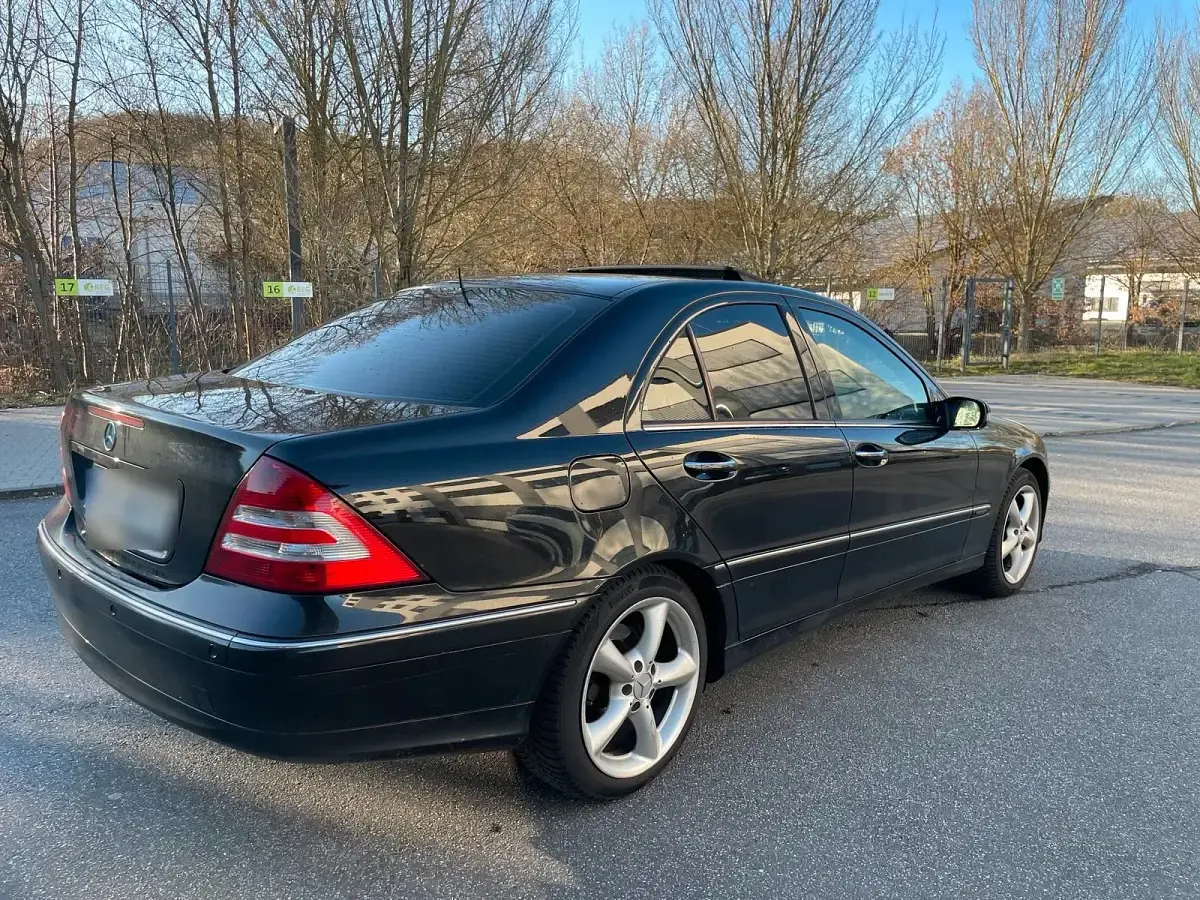 Gebraucht Mercedes C180 143 PS (105 kW) 2005 Schwarz Limousine