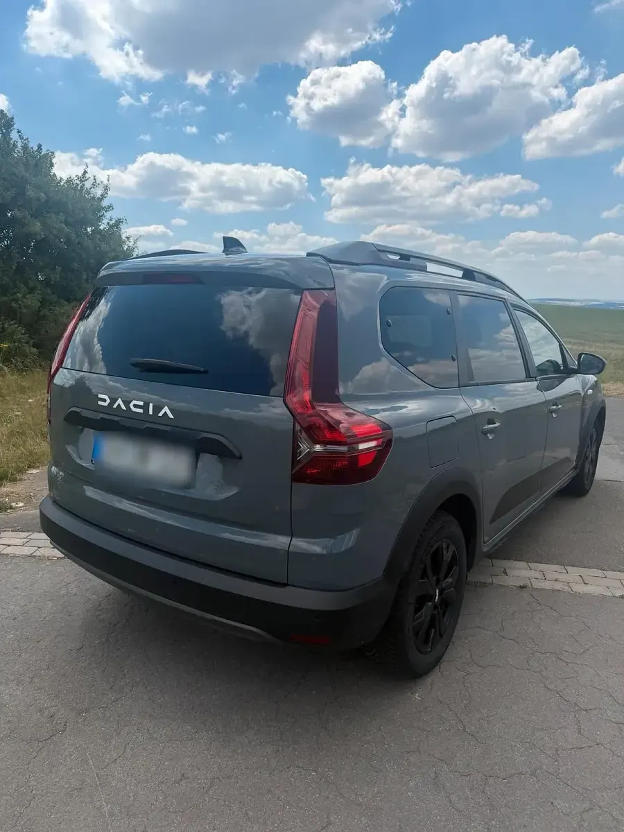 Gebraucht Dacia Jogger Extreme 110 PS (80 kW) 2023 Grau Van / Kleinbus