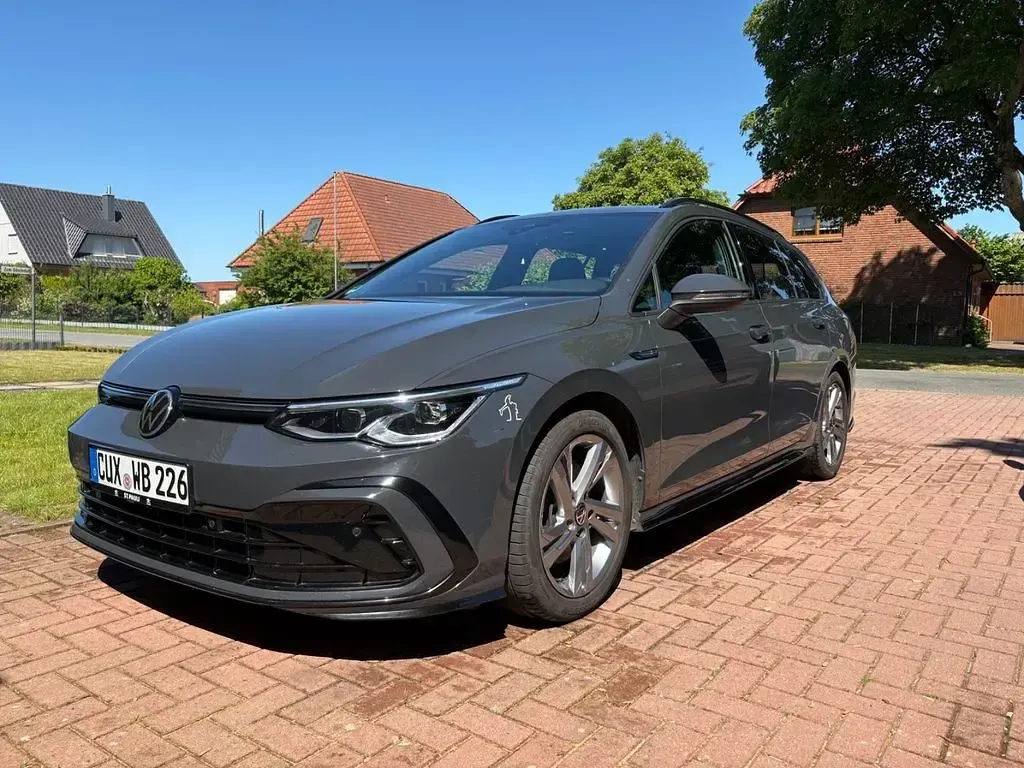 Gebraucht VW Golf VIII R-line 150 PS (110 kW) 2021 Grau Kombi