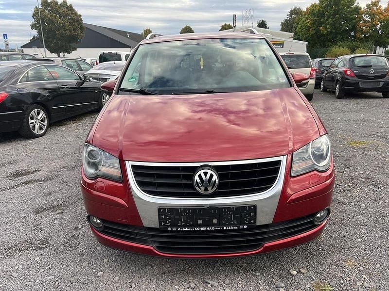Rot Gebraucht 2010 VW Touran Freestyle Van / Kleinbus | 4.699 € (Guter Preis) - Bild 1/4