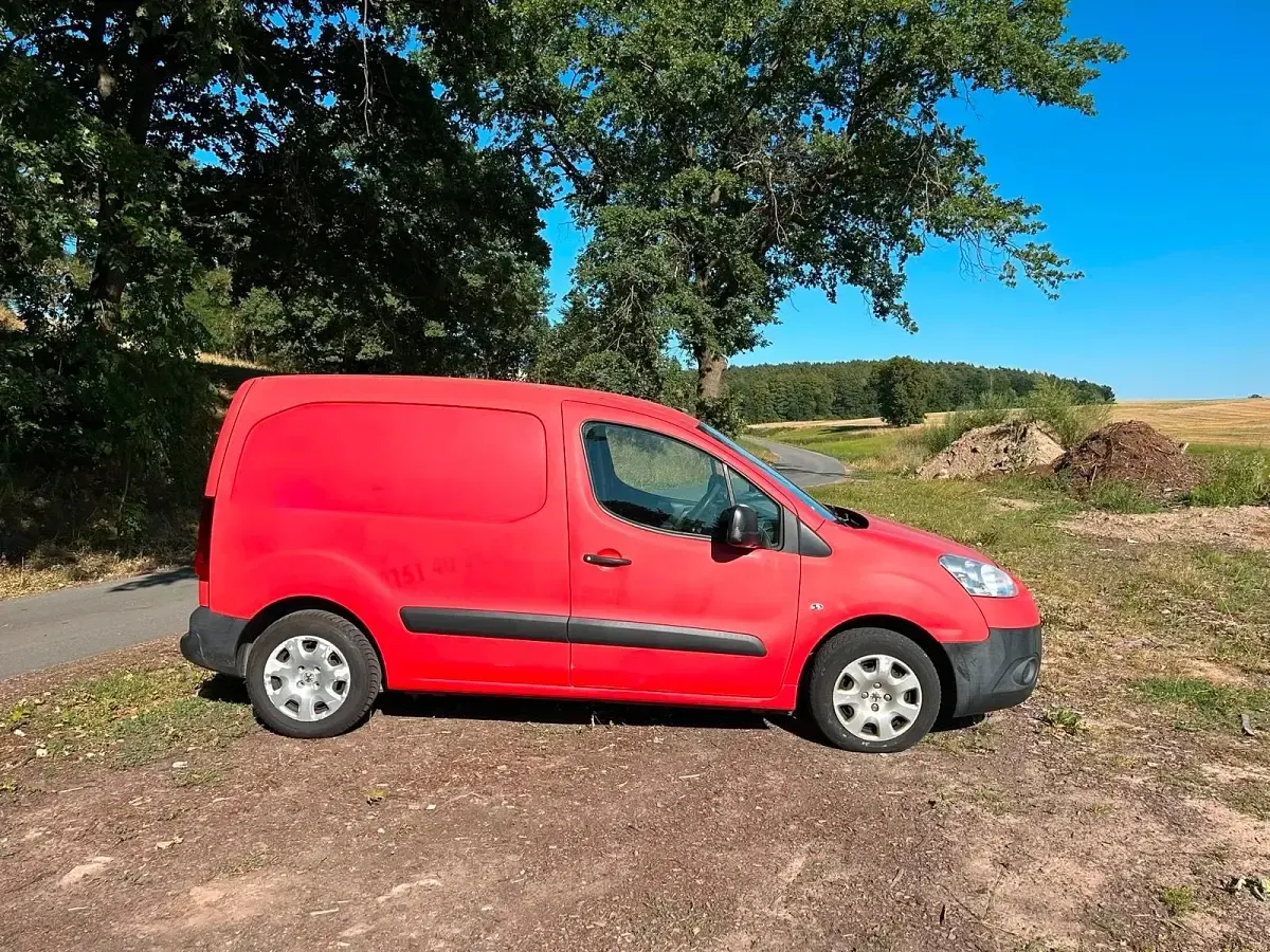 Gebraucht Peugeot Partner 75 PS (55 kW) 2015 Rot Van / Kleinbus
