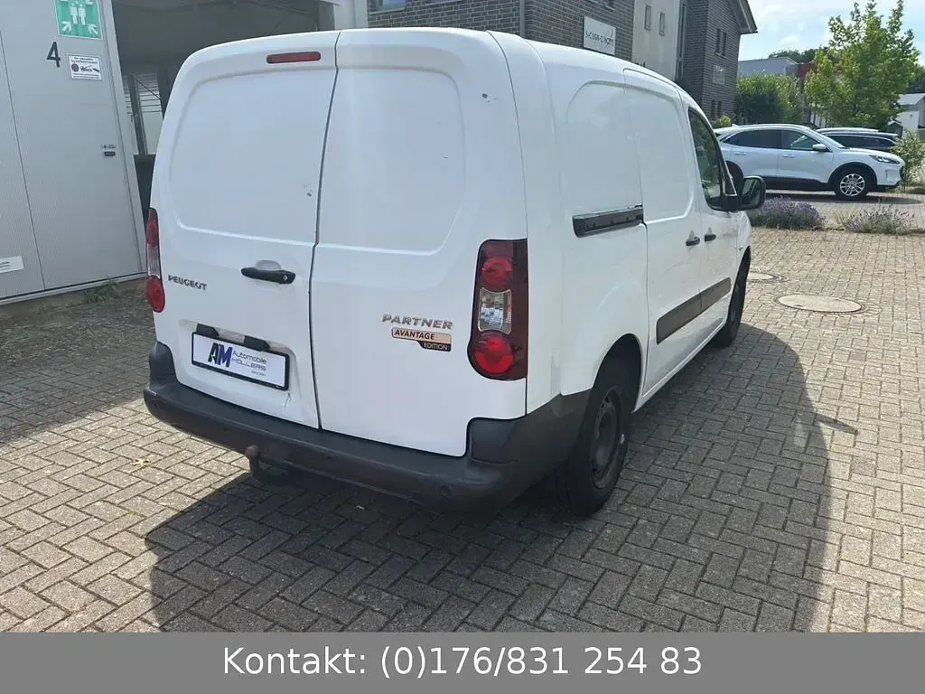 Gebraucht Peugeot Partner Premium 99 PS (72 kW) 2018 Weiß Van / Kleinbus