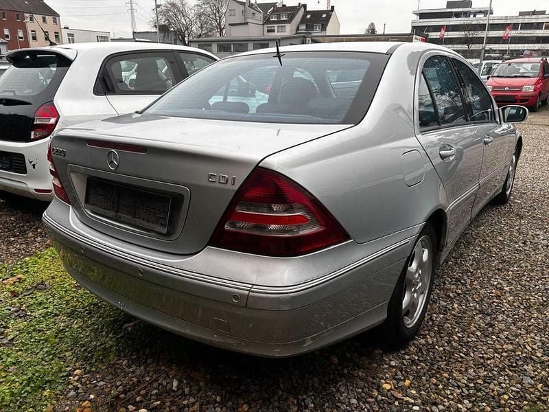 Gebraucht Mercedes C220 150 PS (110 kW) 2007 Silber Limousine