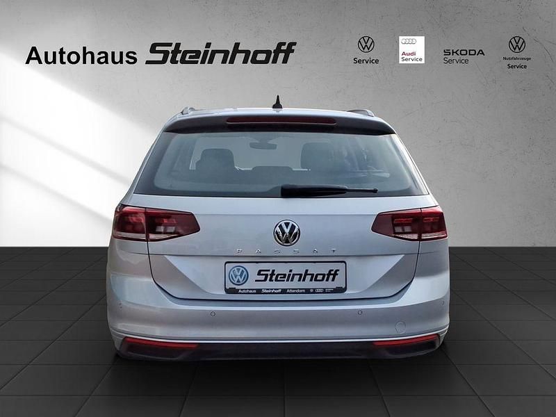 Gebraucht VW Passat 150 PS (110 kW) 2020 Silber Kombi