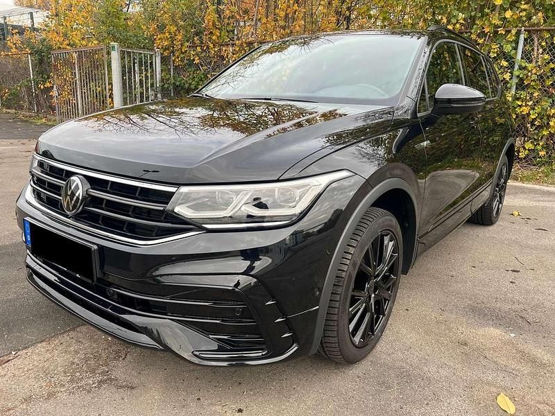Deep black perleffekt Gebraucht 2023 VW Tiguan Allspace R-line SUV | 38.450 € (Fairer Preis) - Bild 1/4
