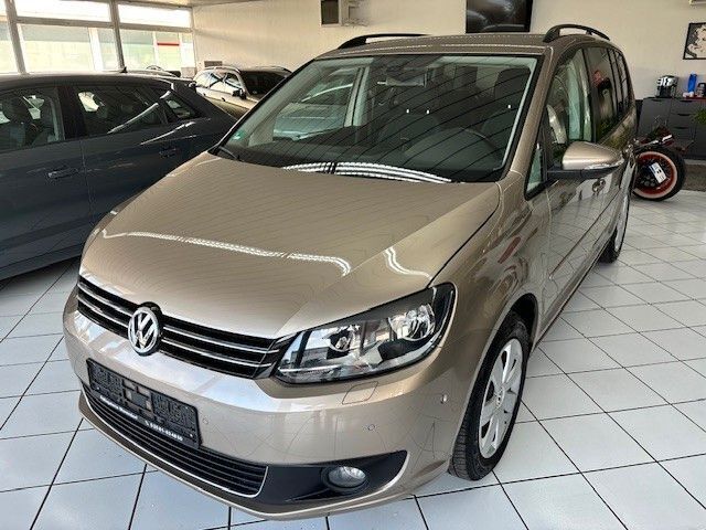 Beige Gebraucht 2012 VW Touran Comfortline Van / Kleinbus | 11.900 € (Etwas zu teuer) - Bild 1/4