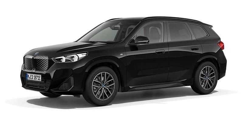 Schwarz Gebraucht 2024 BMW iX1 Luxury Line SUV | 47.037 € (Teuer) - Bild 1/4