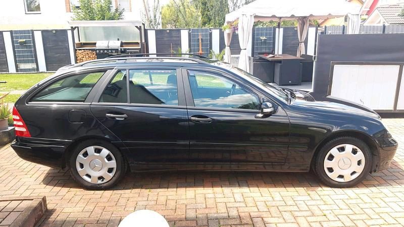 Schwarz Gebraucht 2005 Mercedes C180 Classic Kombi | 2.499 € (Guter Preis) - Bild 1/4