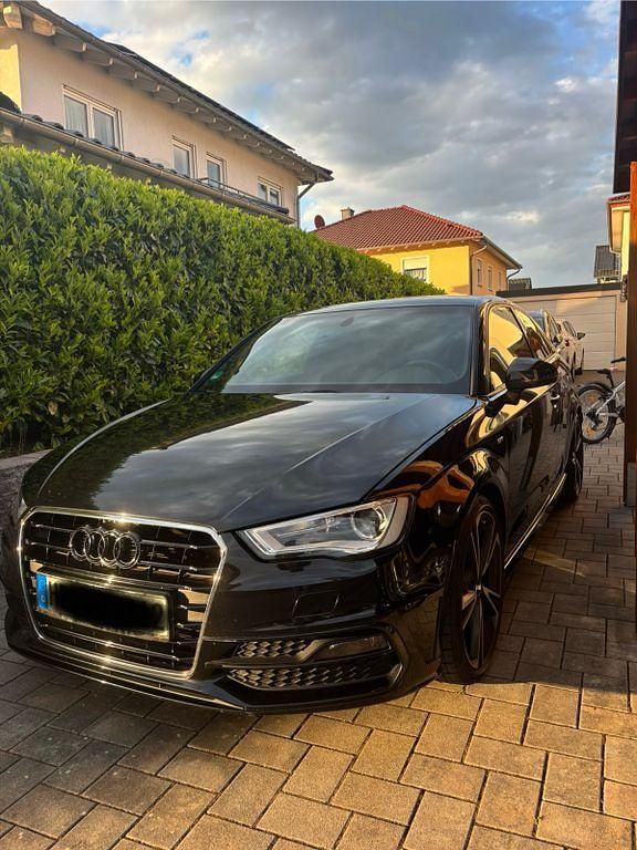 Schwarz Gebraucht 2012 Audi A3 Sport Limousine | 13.200 € - Bild 1/4