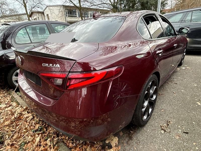 Gebraucht Alfa Romeo Giulia Super 150 PS (110 kW) 2017 Rot Limousine