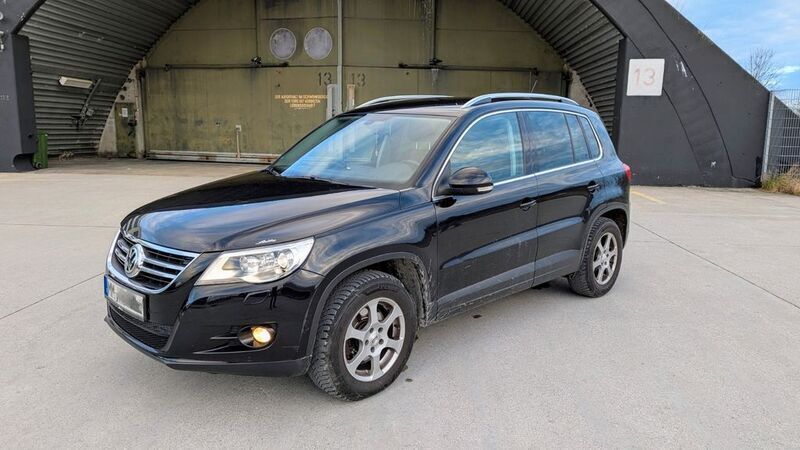 Schwarz Gebraucht 2010 VW Tiguan Team SUV | 6.499 € (Guter Preis) - Bild 1/4