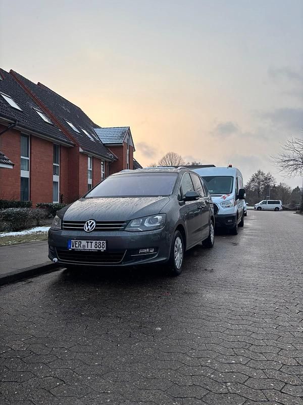 Gebraucht VW Sharan 140 PS (102 kW) 2012 Grau Van / Kleinbus