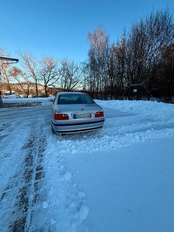 Gebraucht BMW 320 150 PS (110 kW) 1999 Silber Limousine