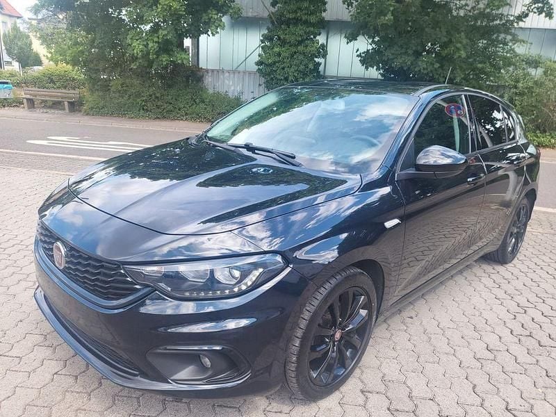 Gebraucht Fiat Tipo S 120 PS (88 kW) 2018 Schwarz Limousine