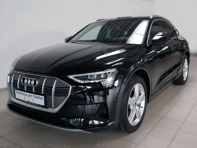 Gebraucht Audi e-tron Sportback Advanced Plus 300 kW (408 PS) 2023 Mythosschwarz metallic SUV