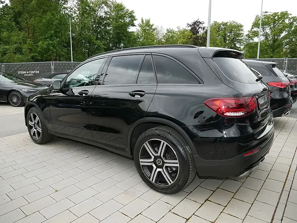 Gebraucht Mercedes GLC200 Urban 163 PS (119 kW) 2022 Schwarz SUV