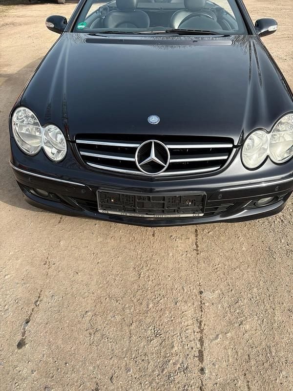 Gebraucht Mercedes CLK200 183 PS (134 kW) 2009 Blau Cabrio