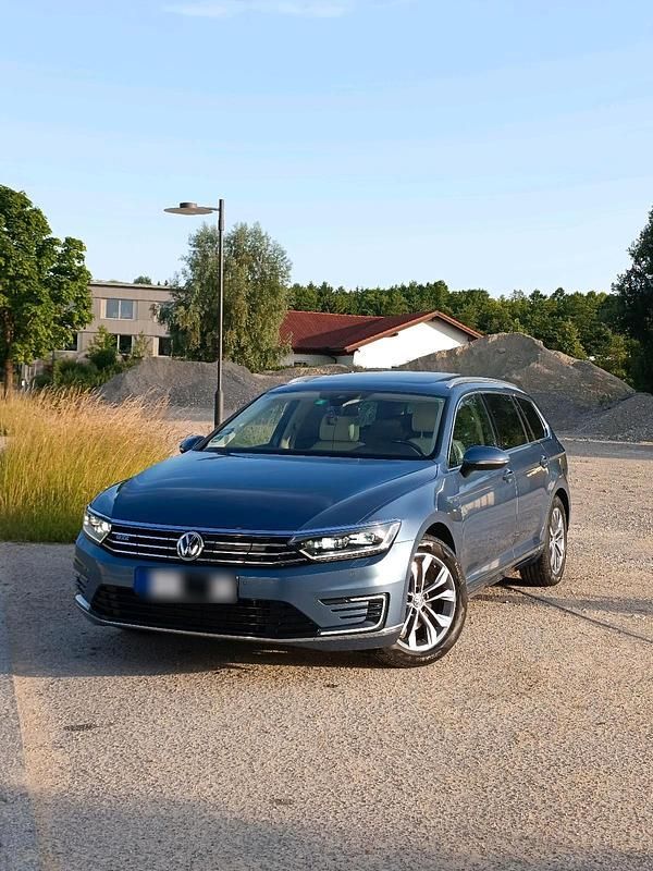 Gebraucht VW Passat GTE 218 PS (160 kW) 2016 Blau Kombi