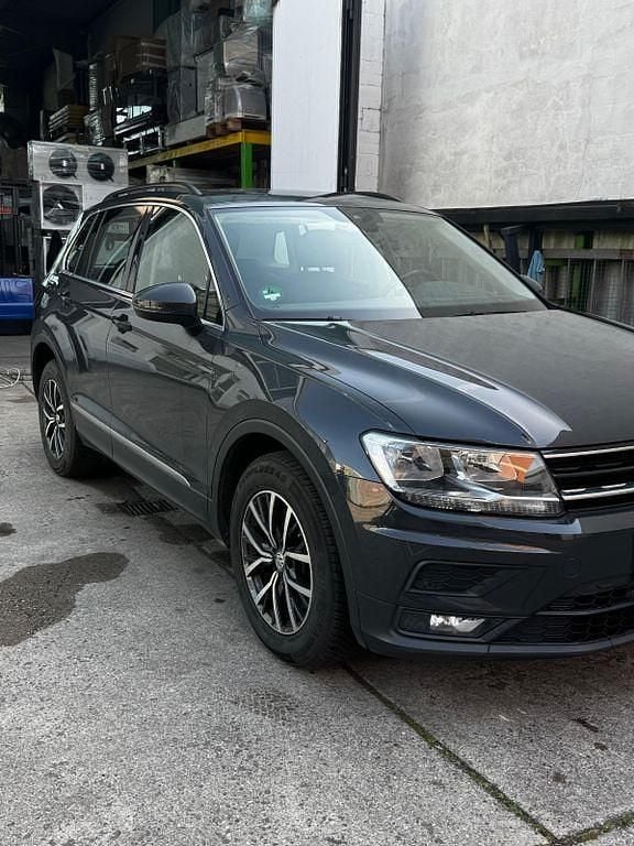 Gebraucht VW Tiguan 190 PS (139 kW) 2019 Grau SUV