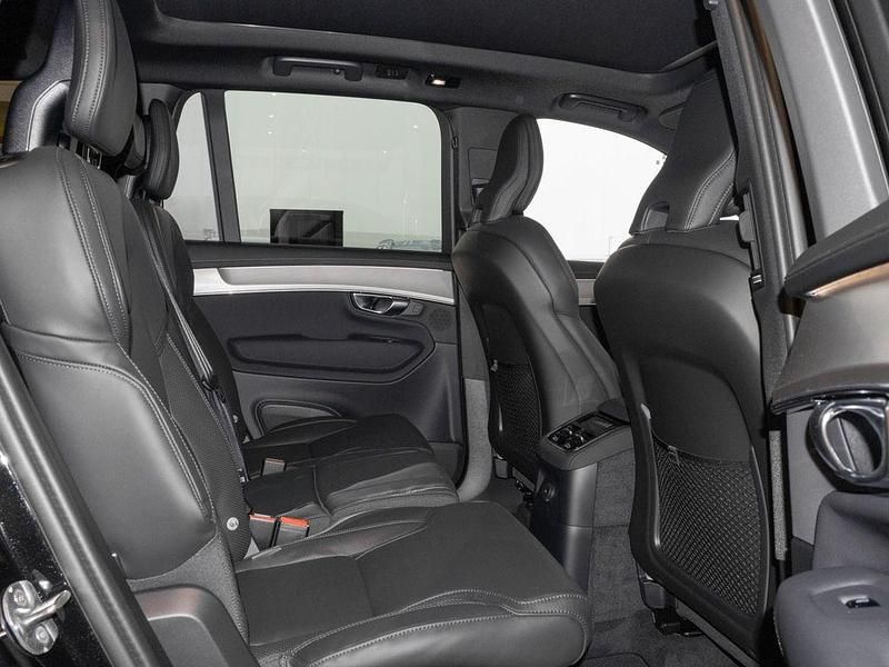 Neu Volvo XC90 Plus 310 PS (228 kW) 2026 Schwarz SUV