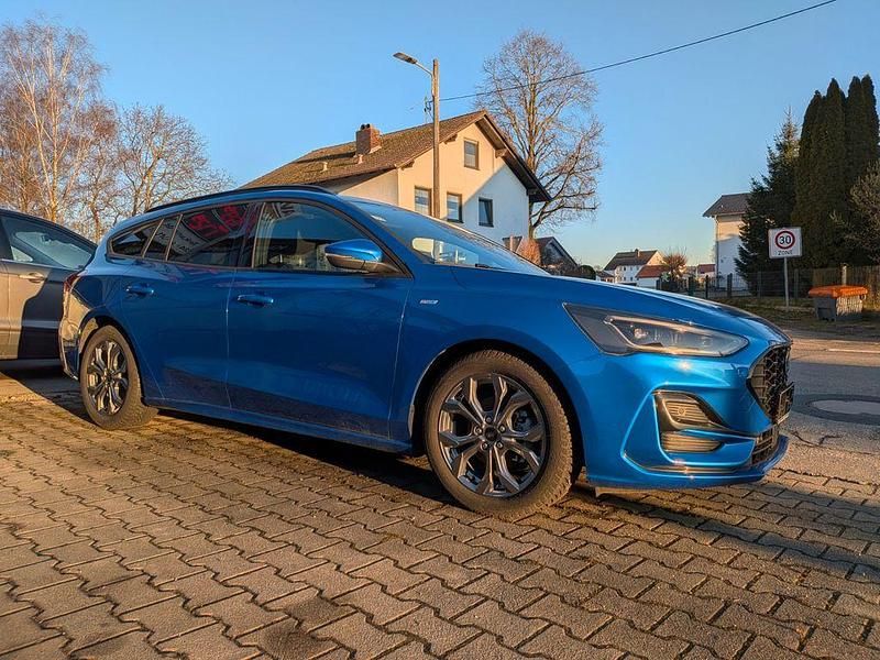 Gebraucht Ford Focus ST-Line 155 PS (114 kW) 2023 Blau Limousine