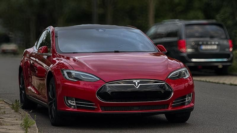 Gebraucht Tesla Model S 269 kW (367 PS) 2014 Rot Kleinwagen