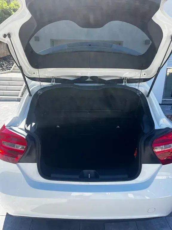 Gebraucht Mercedes A200 136 PS (100 kW) 2015 Weiß Limousine