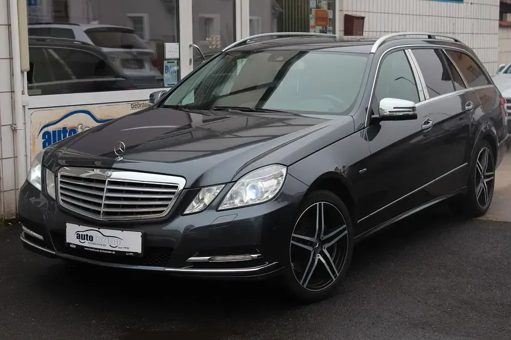 Second-hand Mercedes E250 204 CP (150 kW) 2011 Gri Berlinǎ