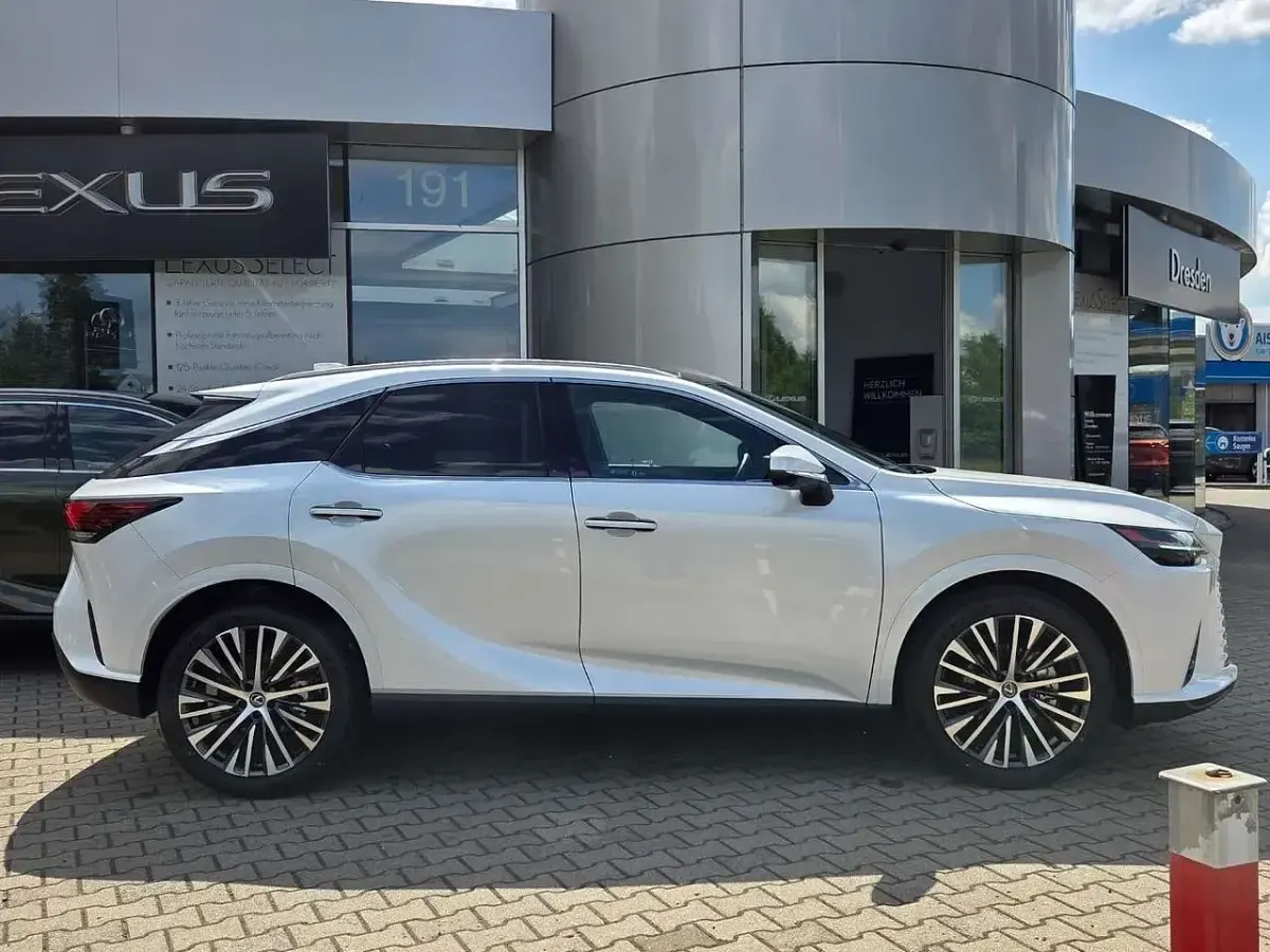 Neu Lexus RX350h E-FOUR Executive Line 250 PS (183 kW) 2026 Titaniumweiß SUV