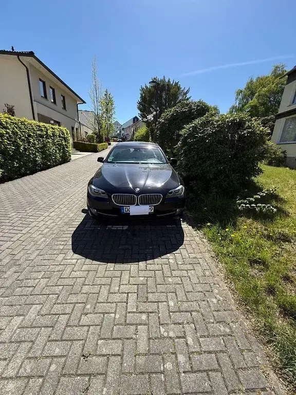 Gebraucht BMW 530 258 PS (189 kW) 2012 Schwarz Kombi
