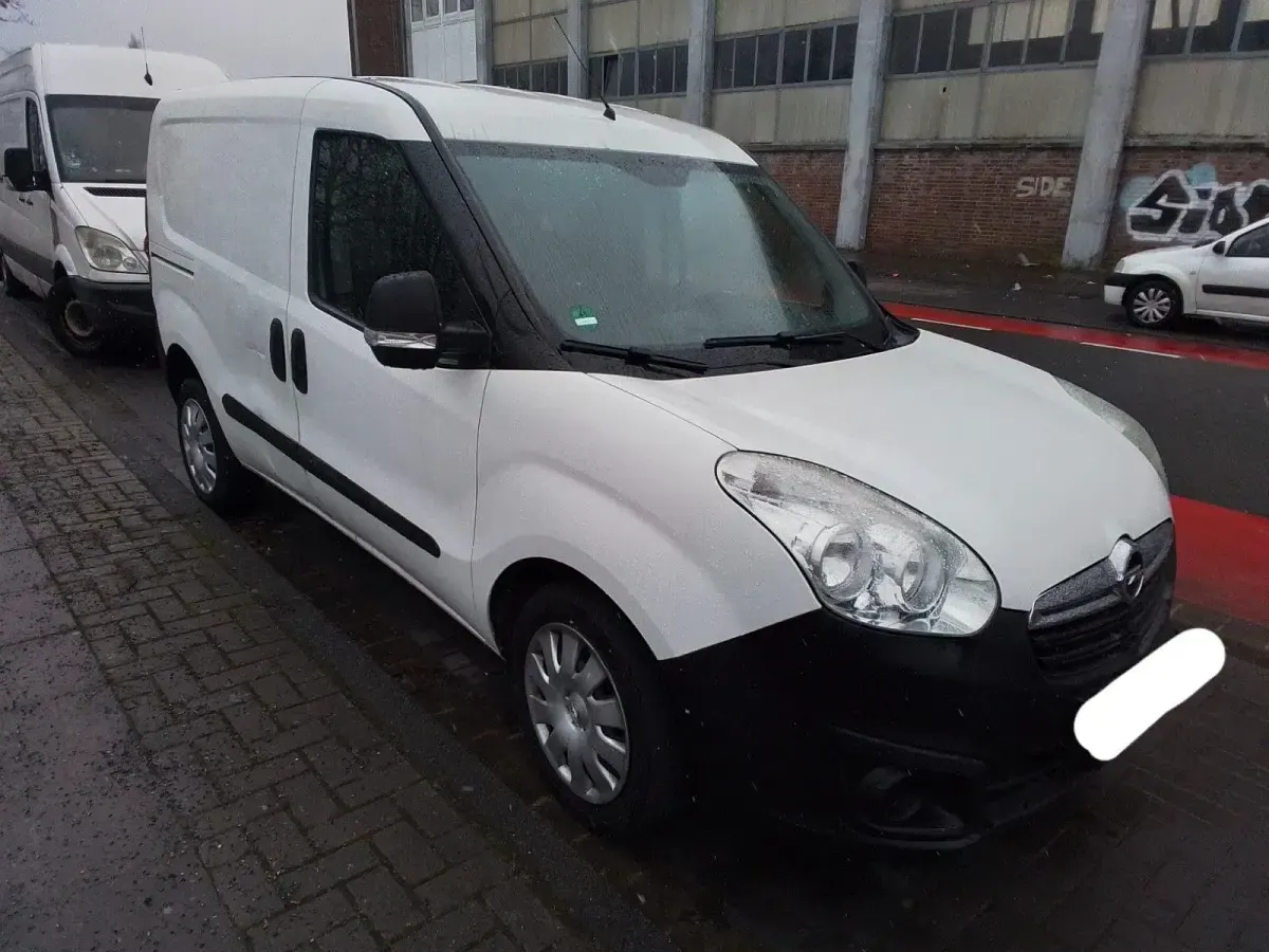 Używany Opel Combo 90 KM (66 kW) 2016 Biały Minivan
