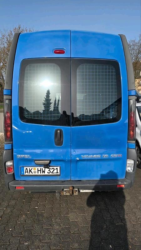 Gebraucht Opel Vivaro 100 PS (73 kW) 2004 Blau Van / Kleinbus