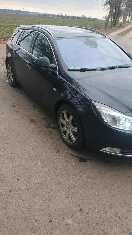Gebraucht Opel Insignia 160 PS (117 kW) 2010 Schwarz Kombi