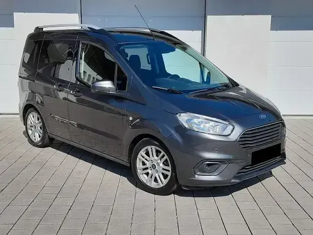 Gebraucht Ford Tourneo Courier Titanium 240 PS (176 kW) 2020 Magneticgrau (metallic) Van / Kleinbus