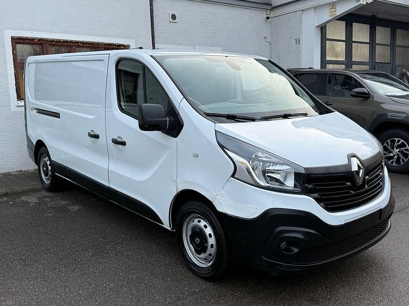 Gebraucht Renault Trafic Komfort 120 PS (88 kW) 2018 Weiß Van / Kleinbus