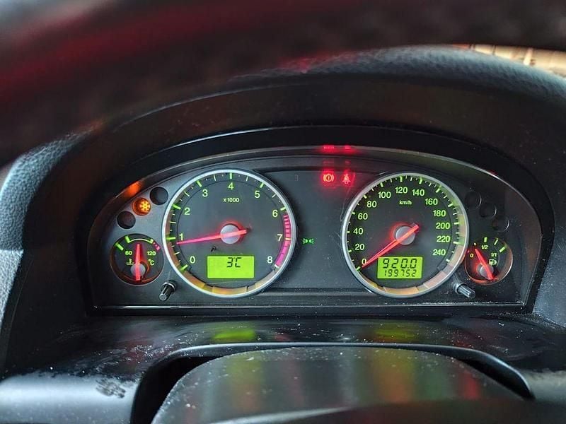 Gebraucht Ford Mondeo Ambiente 145 PS (106 kW) 2005 Grau Limousine