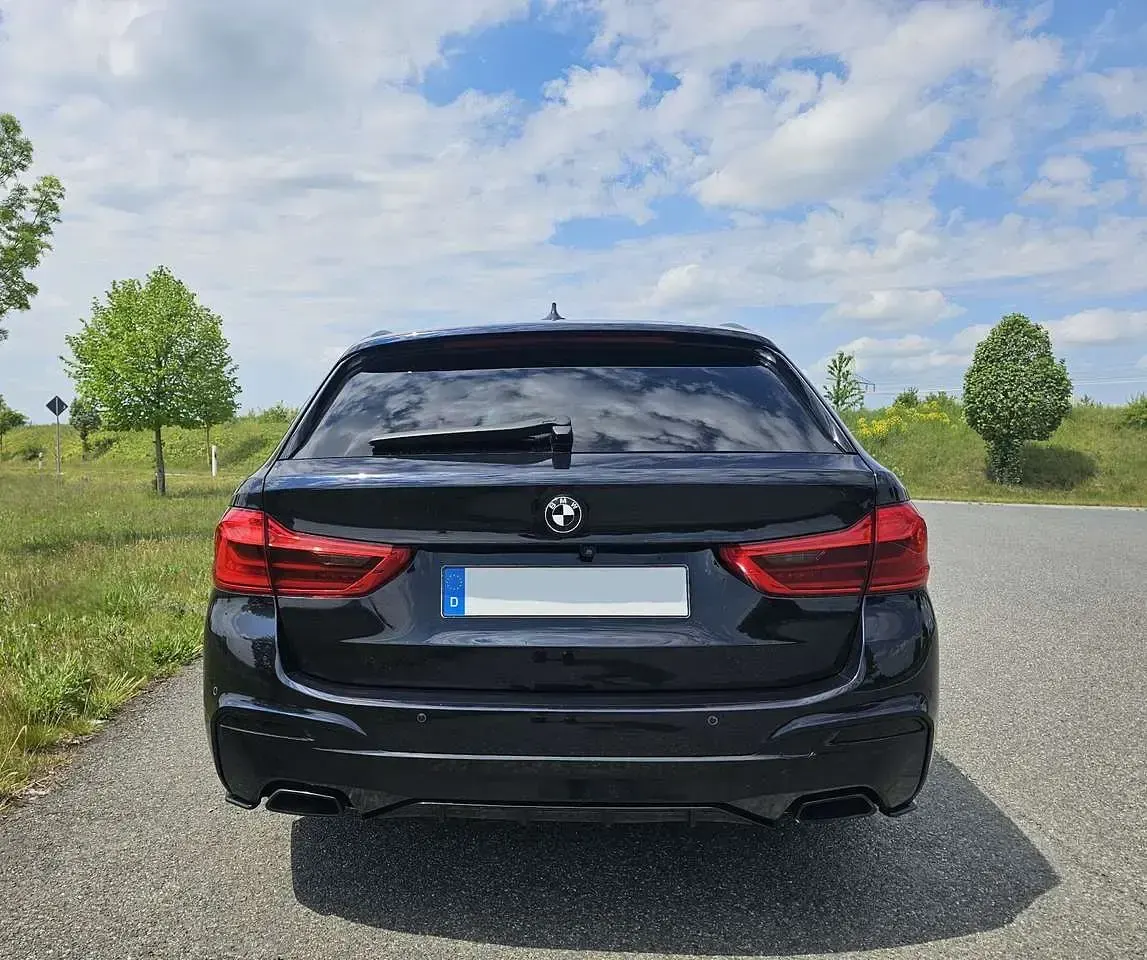 Gebraucht BMW 520 M Performance 190 PS (139 kW) 2018 Schwarz Kombi