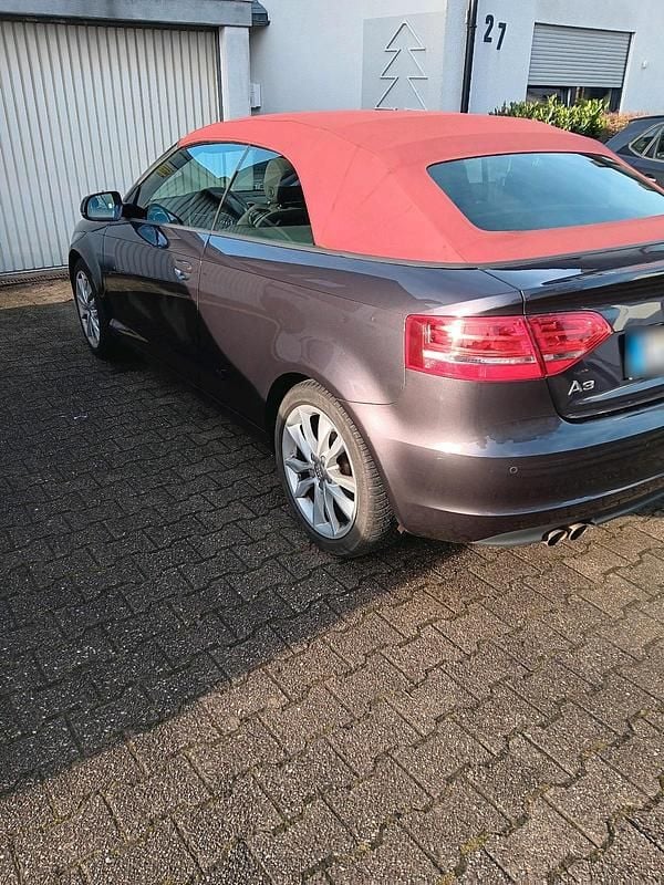 Gebraucht Audi A3 Cabriolet 160 PS (117 kW) 2011 Andere farben Cabrio