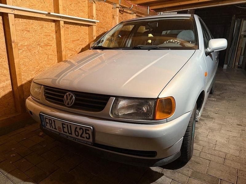 Silber Gebraucht 1999 VW Polo Basis Limousine | 800 € (Superpreis) - Bild 1/4