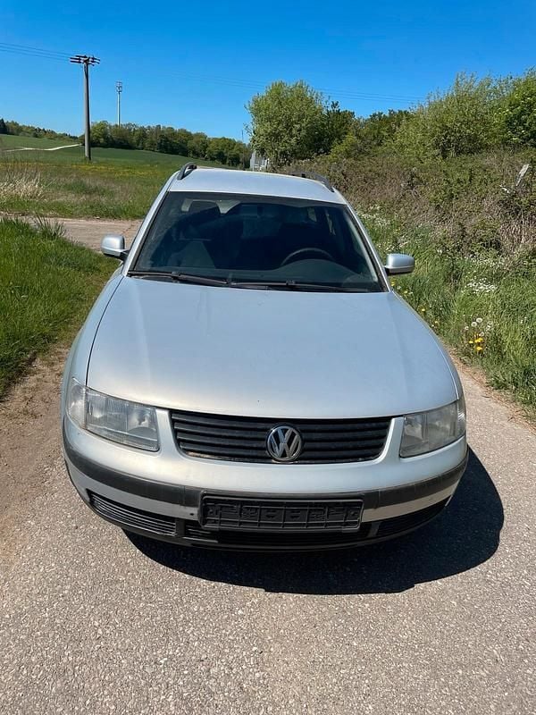 Second-hand VW Passat 115 CP (84 kW) 1999 Argintiu Break